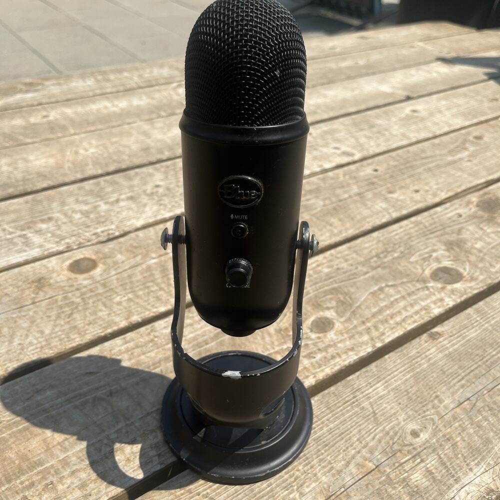 Yeti Professional Multi-Pattern USB Condenser Microphone - Untested
